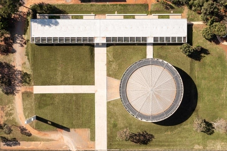  Igreja da Sagrada Família, em Brasília, Brasil, do ARQBR Arquitetura e Urbanismo